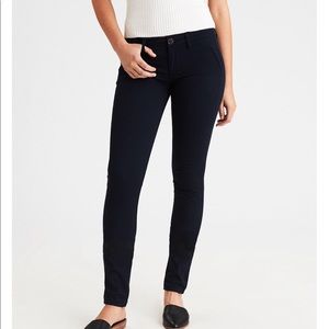 ✨American Eagle Navy Blue Skinny Jeans✨